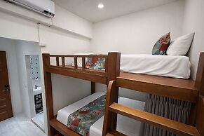 Dory Hostel