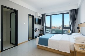 Ark Hotel