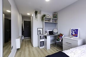 Yugo Kavanagh Court