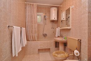 Spacious 100m2 apt W.big Terrace & Great sea View
