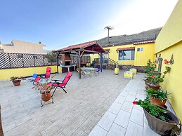 ITH Lazy Lobster Surf Hostel