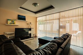 T.W. Marina Pool Villa Pattaya