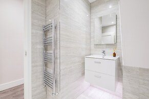 Crown Place 2 & 3 Bedroom Luxury Apts