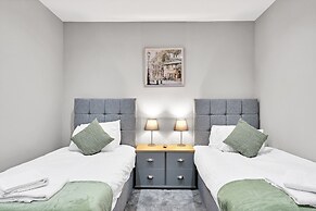 Crown Place 2 & 3 Bedroom Luxury Apts