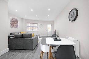 Crown Place 2 & 3 Bedroom Luxury Apts