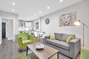 Crown Place 2 & 3 Bedroom Luxury Apts