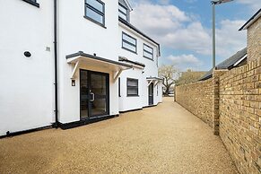 Crown Place 2 & 3 Bedroom Luxury Apts