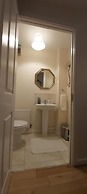 Lovely 3-bed House in Luton