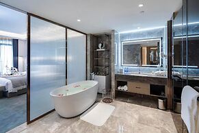 Qianhuazhou Hotel