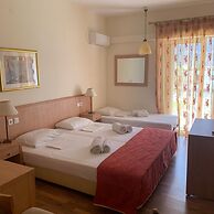 Saronis Hotel