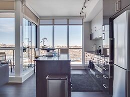 Sweeping Views Luxury 2BR Suite