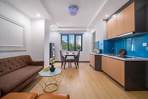 Me Q Beach Hotel & Apartment