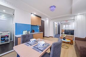 Me Q Beach Hotel & Apartment