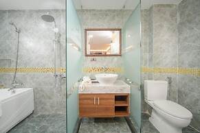 Me Q Beach Hotel & Apartment