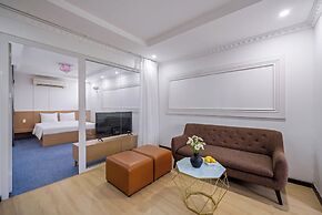 Me Q Beach Hotel & Apartment