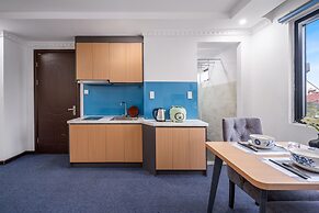 Me Q Beach Hotel & Apartment
