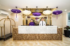 Me Q Beach Hotel & Apartment