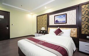 Me Q Beach Hotel & Apartment