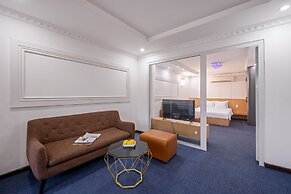 Me Q Beach Hotel & Apartment