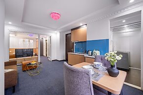 Me Q Beach Hotel & Apartment