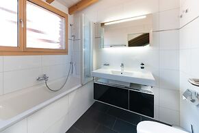 Chalet Apartments Iseltwald