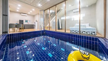Gapyeong Ddel Poolvilla