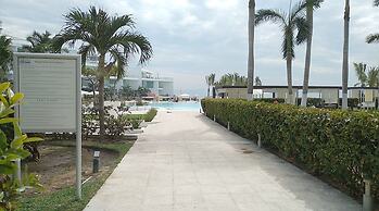 Condo Aria Ocean 306