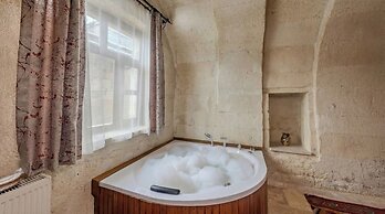 Zula Cave House