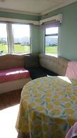 Charming 3-bed Caravan in Camber Food Rest