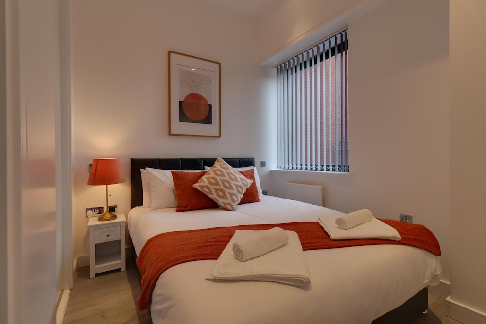 Apartment Sleeps 2 With Free Parking