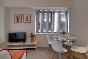 Apartment Sleeps 2 With Free Parking