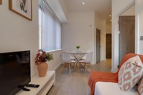 Apartment Sleeps 2 With Free Parking