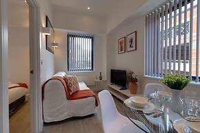 Apartment Sleeps 2 With Free Parking