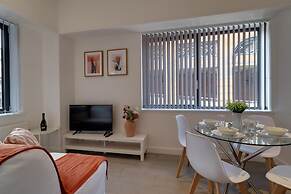 Apartment Sleeps 2 With Free Parking