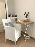Yanna Asteri Suites