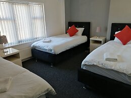 Fun 4-bed Apartment in Birmingham Central