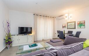 Apartments Paola