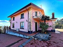 Etna Panoramic Villa With Swimming Pool