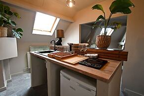 Up too 8- 10 Persons Stay in Antwerp