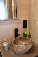 Up too 8- 10 Persons Stay in Antwerp