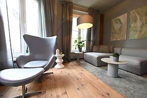 Up too 8- 10 Persons Stay in Antwerp