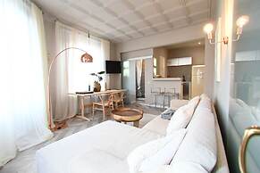 Up too 8- 10 Persons Stay in Antwerp