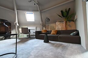 Up too 8- 10 Persons Stay in Antwerp