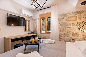 Erotokritos Luxury City Suites