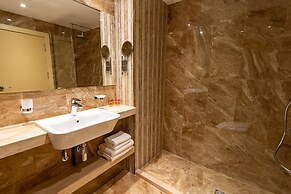Astoria Grand Hotel