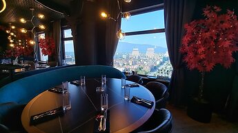Astoria Grand Hotel
