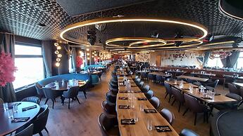 Astoria Grand Hotel