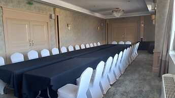 Astoria Grand Hotel