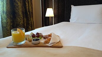 Astoria Grand Hotel