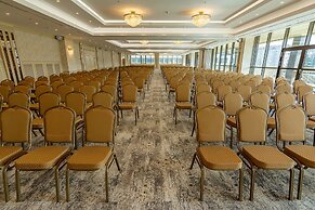 Astoria Grand Hotel